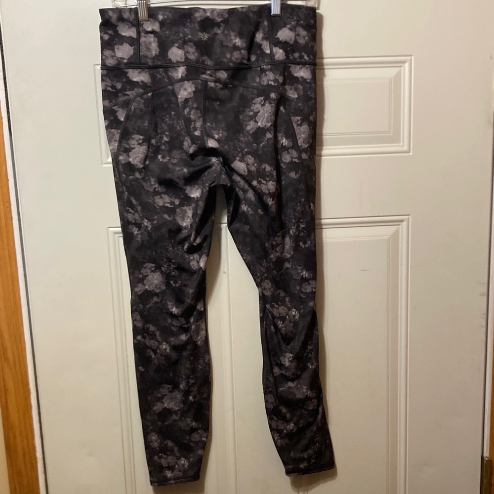 Athleta Black Floral Print Leggings‎ L